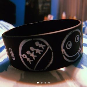 5 SOS bracelet